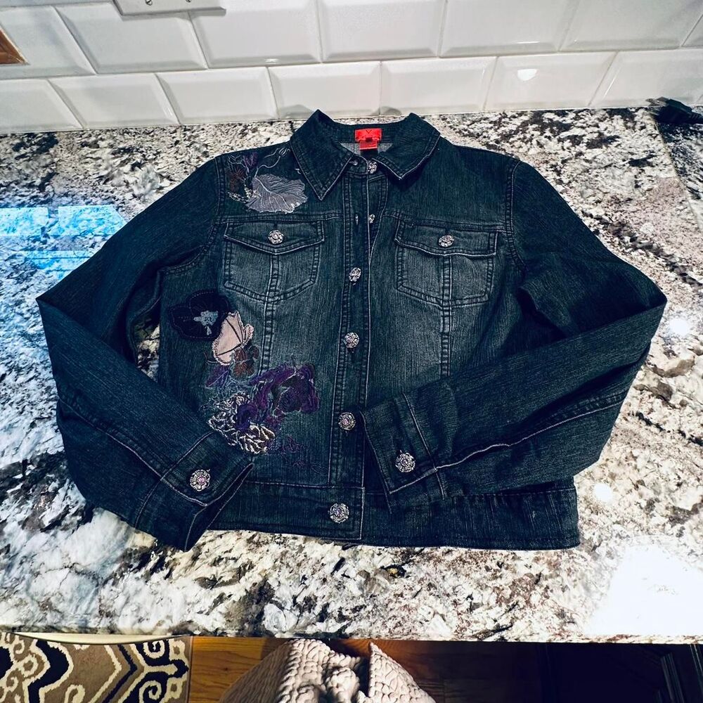 V Christina Women's Jean Denim Jacket Size Small - Picture 3 of 8